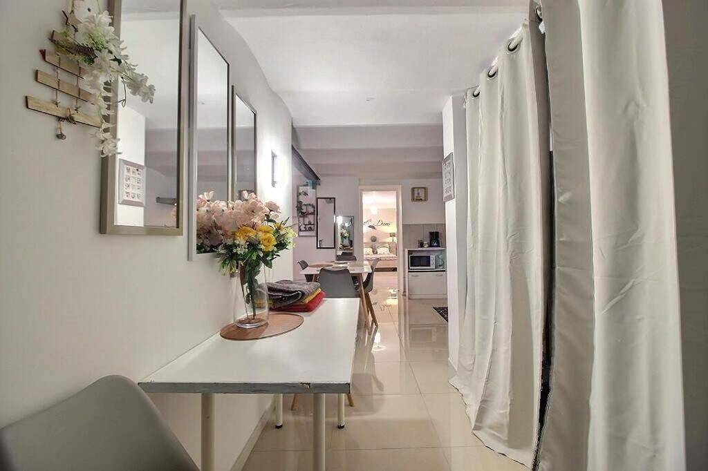 Villa Avec Piscine Et 3 Logements Ideale Groupe Marseille Luaran gambar
