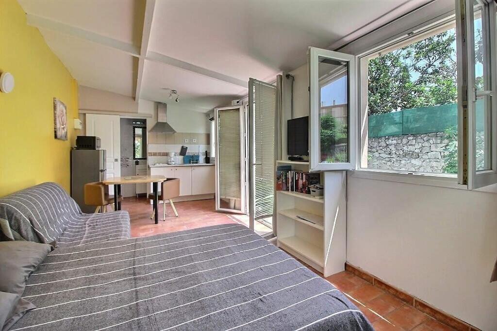 Villa Avec Piscine Et 3 Logements Ideale Groupe Marseille Luaran gambar