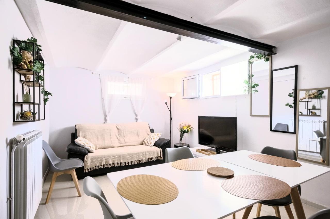 Villa Avec Piscine Et 3 Logements Ideale Groupe Marseille Luaran gambar