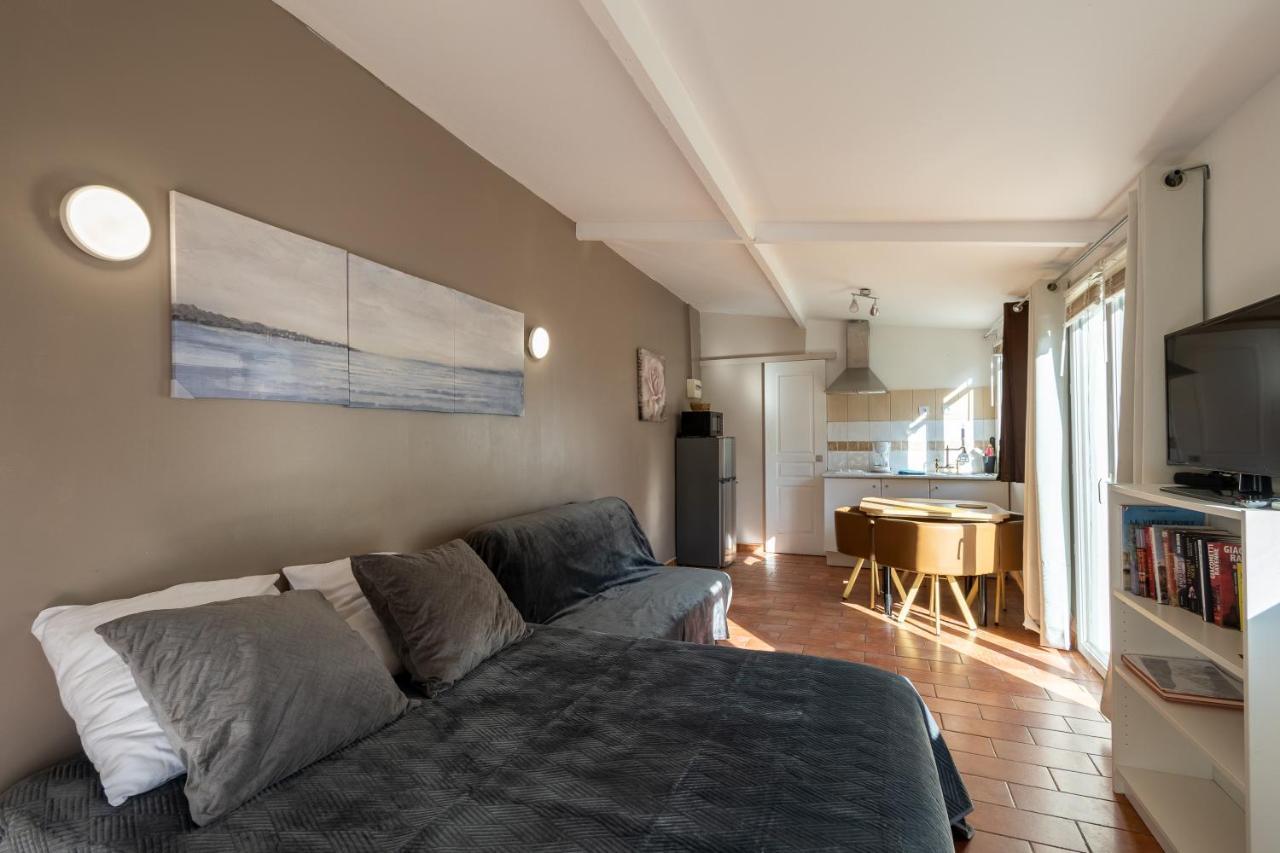 Villa Avec Piscine Et 3 Logements Ideale Groupe Marseille Luaran gambar