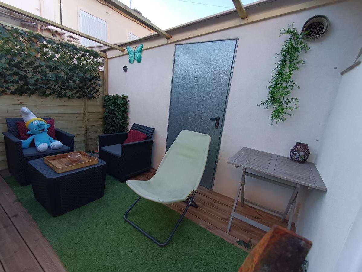 Villa Avec Piscine Et 3 Logements Ideale Groupe Marseille Luaran gambar