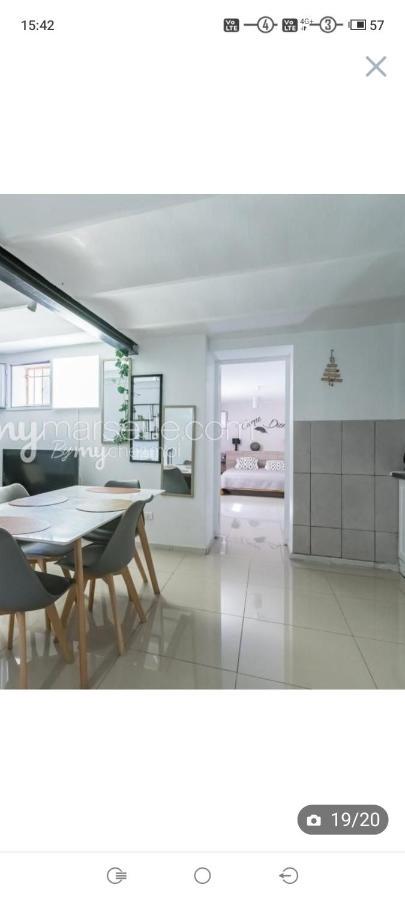 Villa Avec Piscine Et 3 Logements Ideale Groupe Marseille Luaran gambar